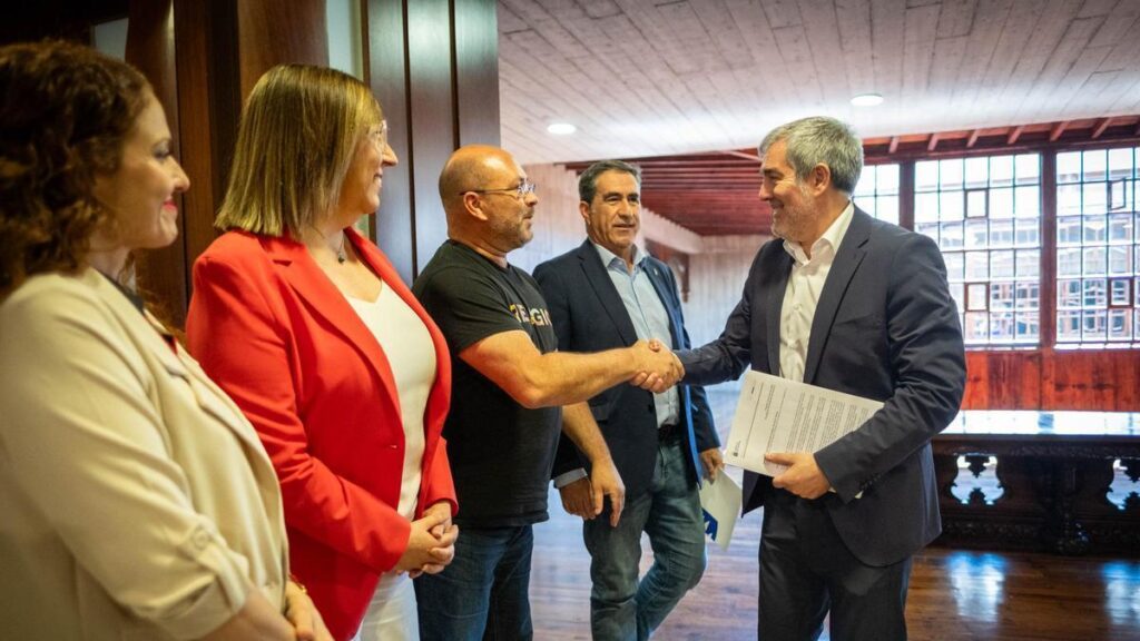 El Gobierno y la Crisis de Menores Migrantes: Un Desafío en Canarias
