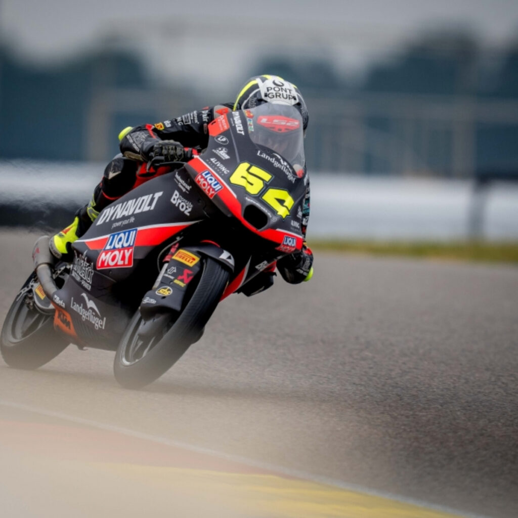 Éxitos y Desafíos en el Gran Premio de República Checa: Rueda y Muñoz Brillan en Moto3