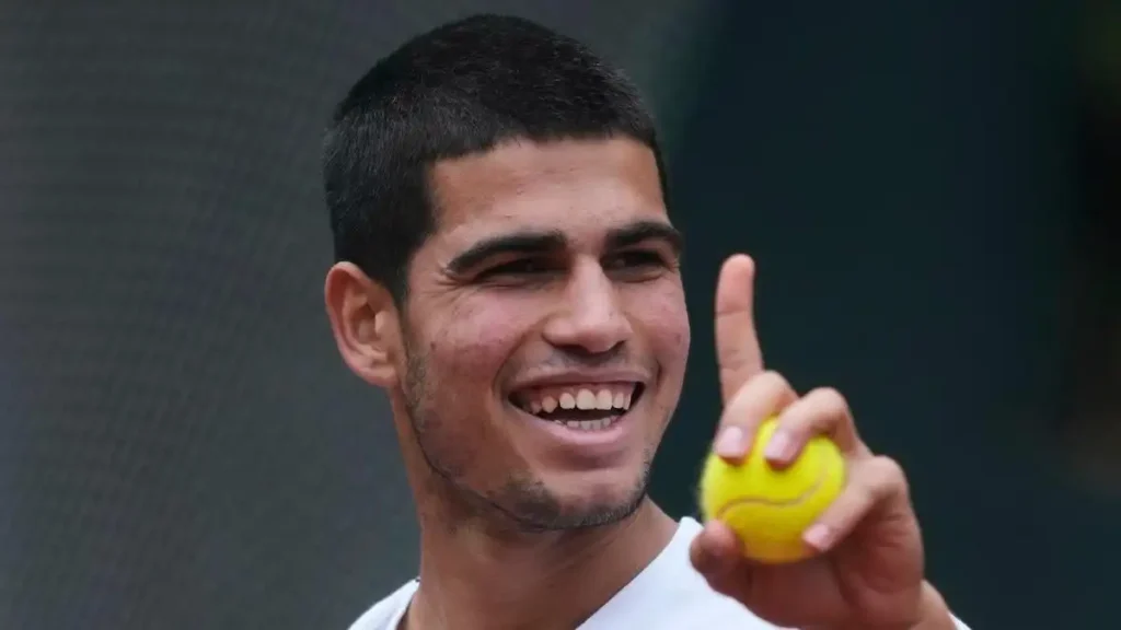 Carlos Alcaraz: La Nueva Estrella del Tenis que Desafía a la Historia