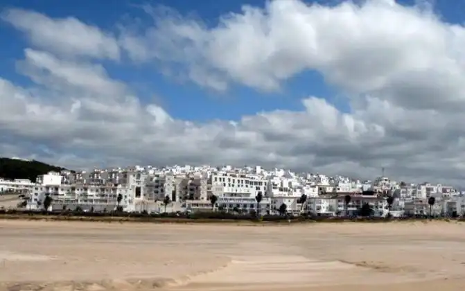 Conil de la Frontera: qué ver, dónde alojarse y por qué es un destino turístico clave en 2024
