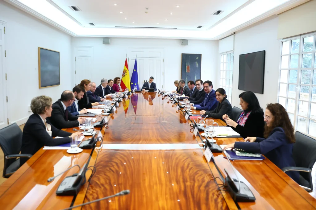 Crisis en el Gobierno Español: Corrupción y Acoso en el PSOE
