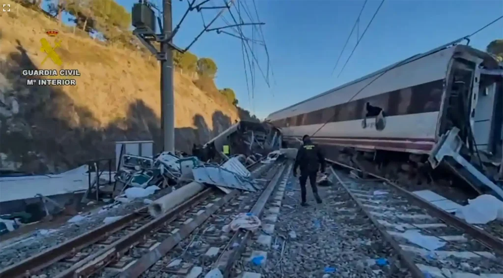 Crisis en el Transporte Ferroviario Español: Accidentes y Respuestas del Gobierno