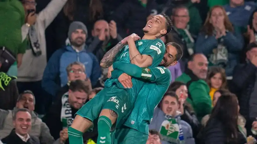 El Betis se Prepara para un Desafío Crucial contra el Girona en LaLiga