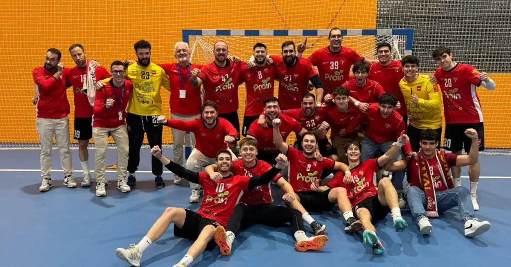 El Cajasol Sevilla BM Proin se consolida como líder en la División de Honor Plata