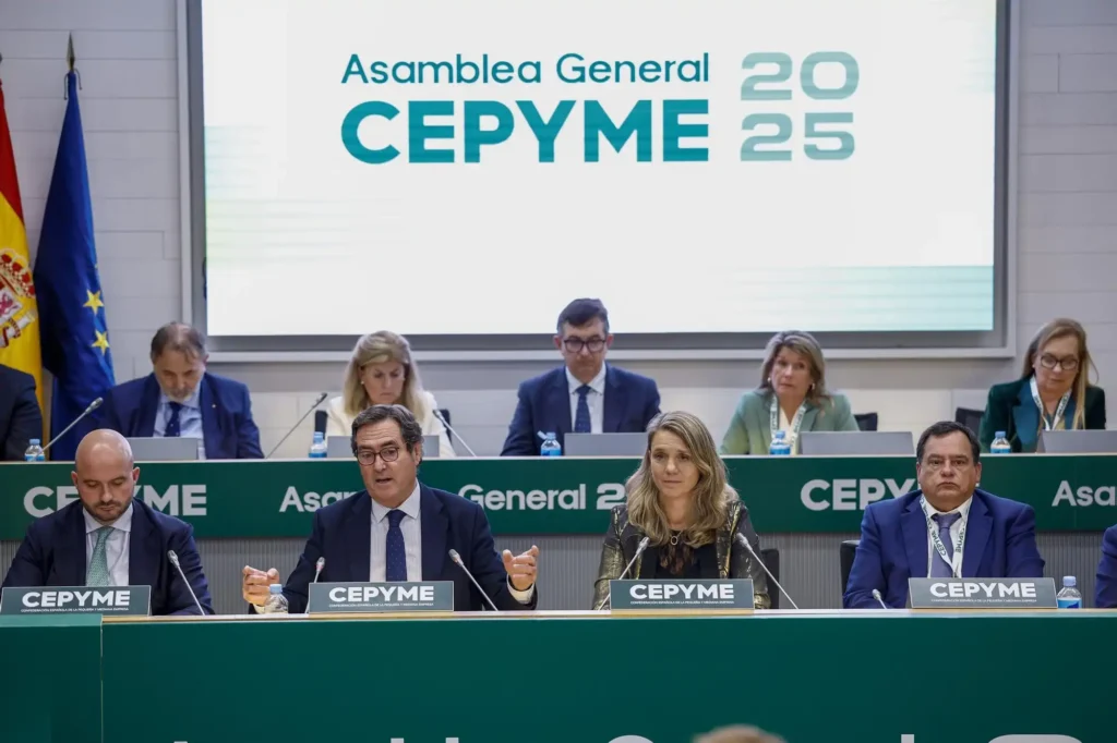 El Debate sobre la Reforma del Despido en España: Un Enfrentamiento entre el Gobierno y la CEOE