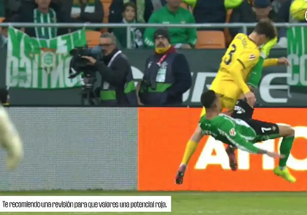 El Impacto de la Expulsión de Antony en el Derbi Sevillano