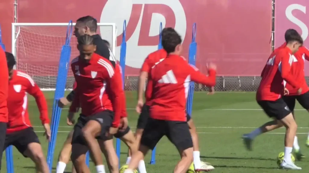 El Sevilla FC se Prepara para un Desafío Crucial en el Camp Nou