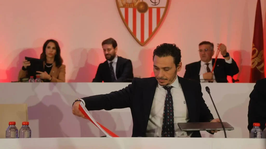 El Sevilla FC y su Desafiante Camino Financiero: Análisis de la Junta de Accionistas 2025