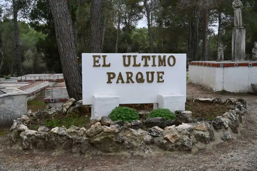 El Último Parque: Un Refugio de Recuerdos para Mascotas en Madrid