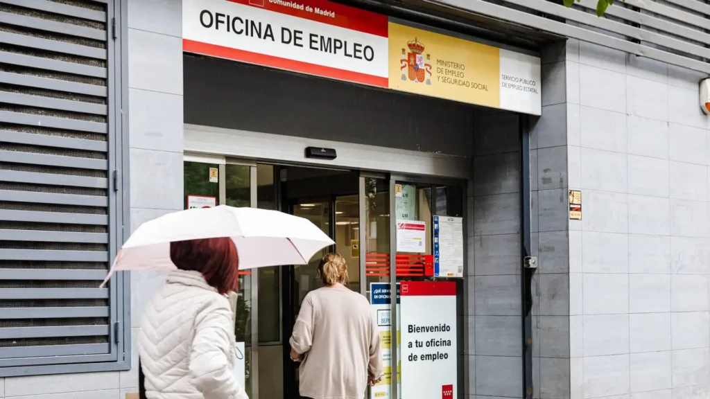 Empleo en España abril 2026: récord de ocupación y caída del paro