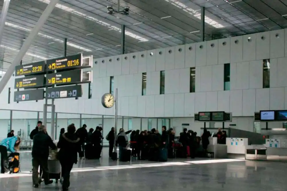 Estación intermodal Santiago de Compostela: conexión con aeropuerto Alvedro durante cierre de Lavacolla