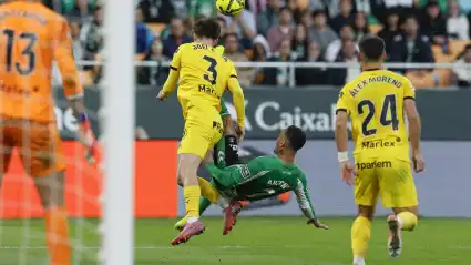 La Controversia del Derbi Sevillano: La Expulsión de Antony y sus Consecuencias