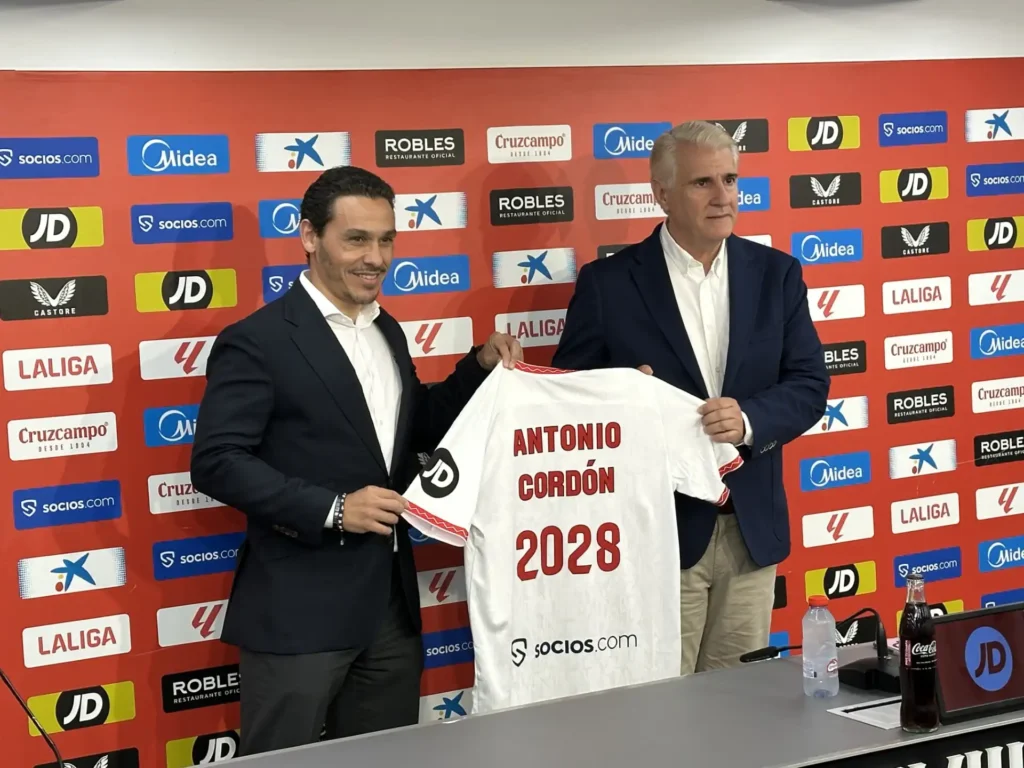 La Crisis Económica del Sevilla FC: Retos y Oportunidades en la Temporada Actual