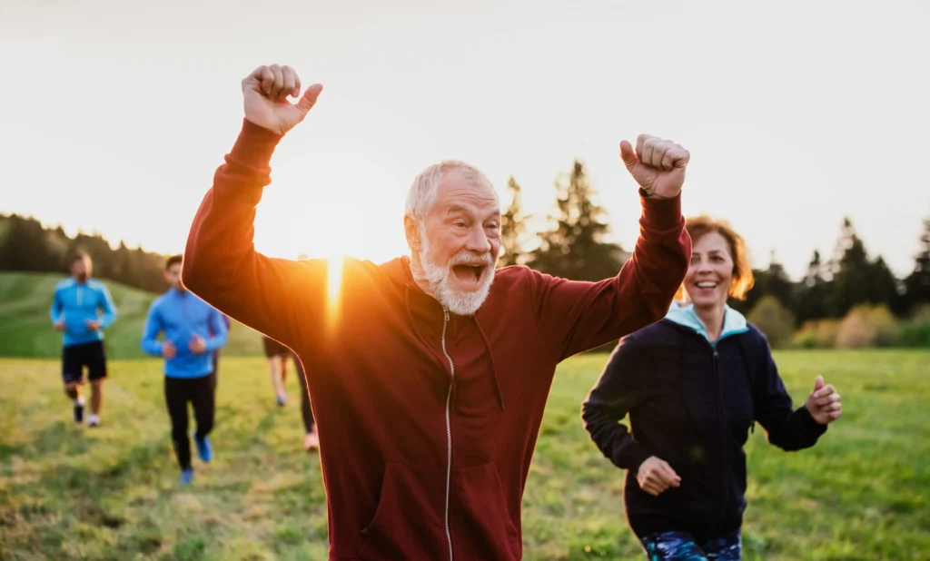 Manteniendo la Vitalidad Después de los 60: Ejercicio y Salud en la Tercera Edad