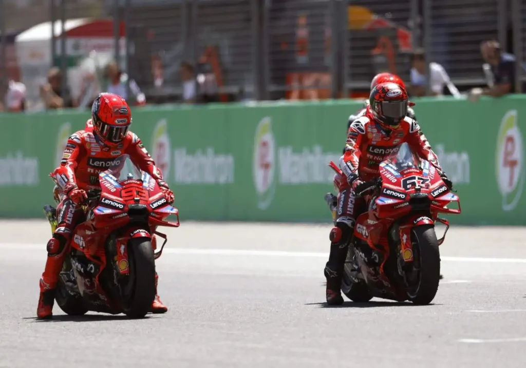 Marc Márquez GP26: ¿Cómo afecta la Ducati Desmosedici GP26 a su rendimiento en 2026?
