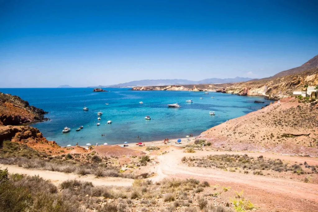 Paseo marítimo de Águilas: qué ver, cómo llegar y por qué es uno de los mejores de la Costa Cálida