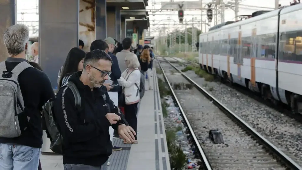 Problemas en la Red Ferroviaria Española: Incidencias y Retrasos en el Servicio