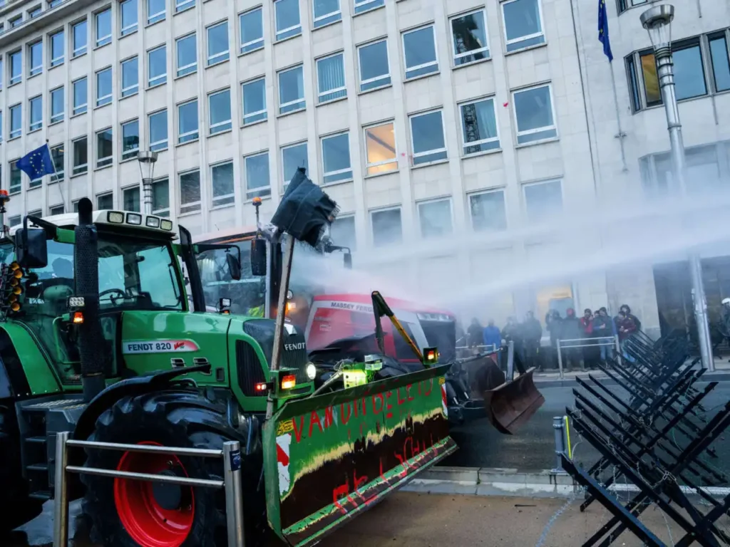 Protestas Agrarias en Bruselas: Un Aplazamiento que Sacude el Acuerdo UE-Mercosur