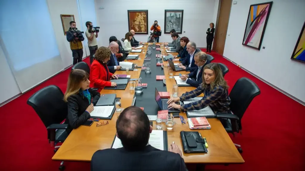 Tensiones en el Gobierno: Sumar y el PSOE en el Ojo del Huracán