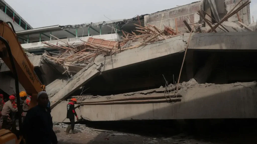 Tragedia en Indonesia: El colapso de una escuela deja 55 muertos