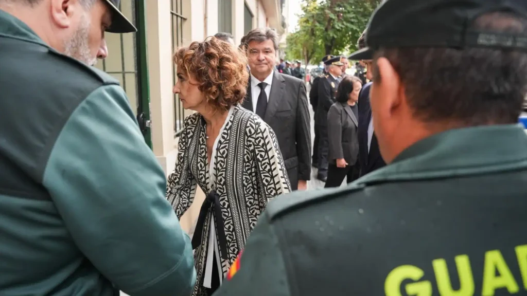 Funeral de guardias civiles en Huelva: ausencia institucional y crisis de reconocimiento
