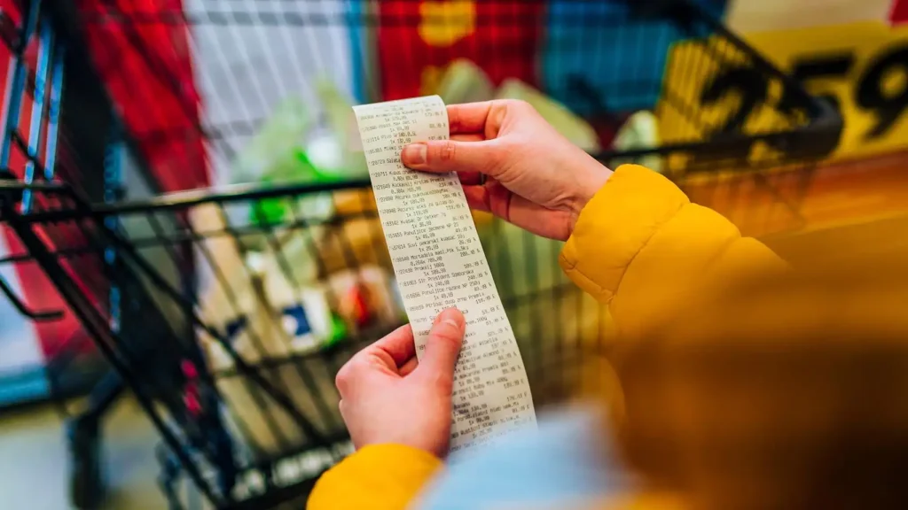 Inflación en España se mantiene en 3,2% en mayo: la cesta de la compra se encarece de forma estructural