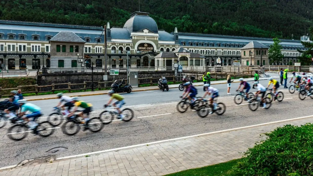 Quebrantahuesos 2026: 35 años de ciclismo épico en el Pirineo con recorrido modificado por obras